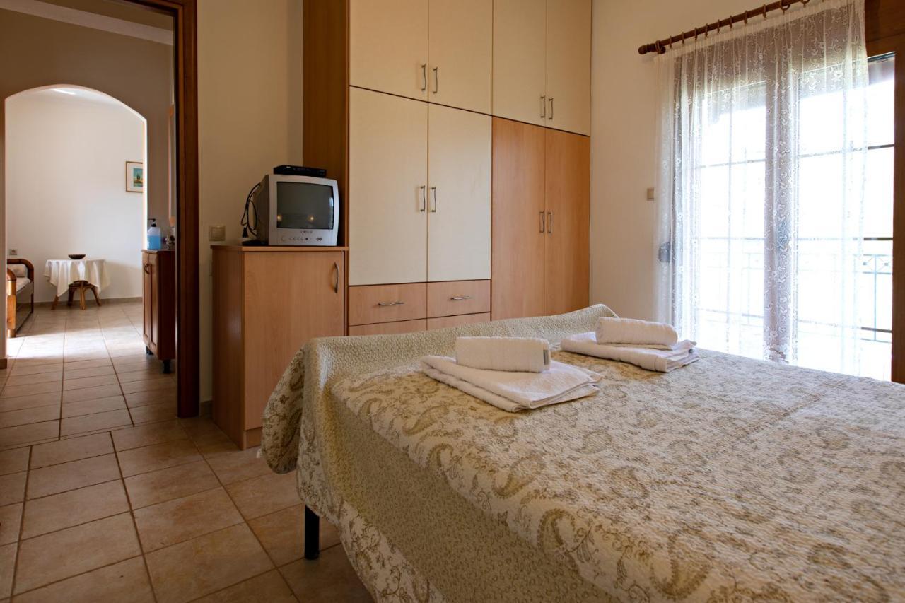 Nikki'S Family Apartments Сивота Экстерьер фото